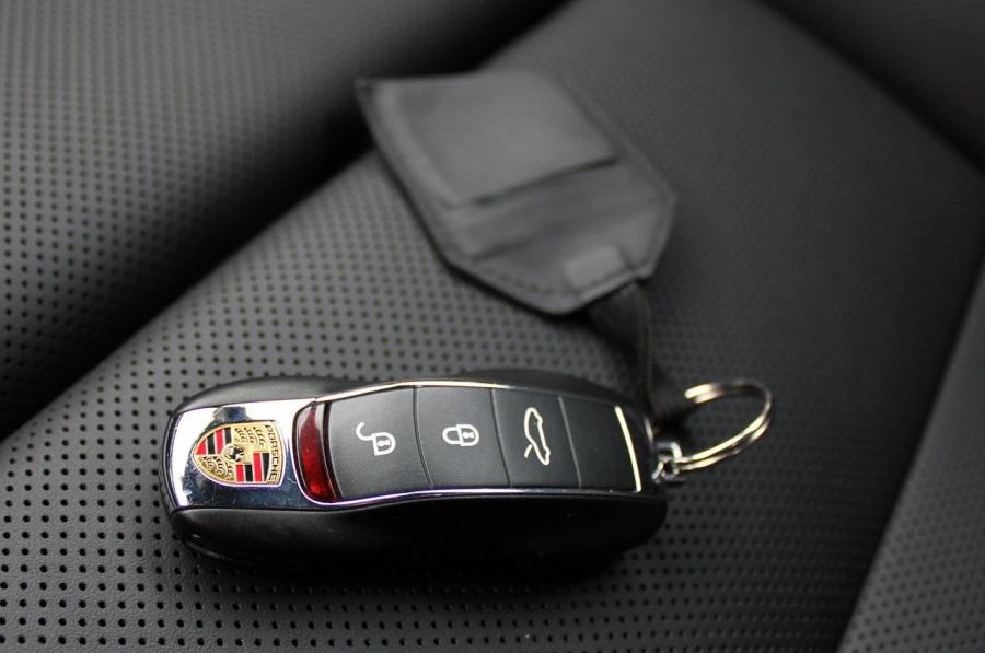  Porsche 911 Carrera S 2013 года  (фото 6 из 51)